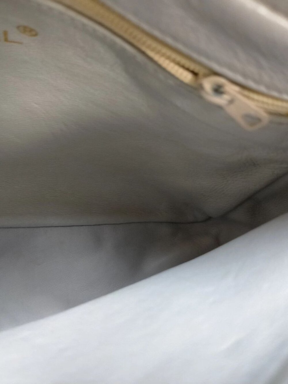 544746CR T6 Chanel Crossbody Bag White Lambskin - Picture 11 of 13